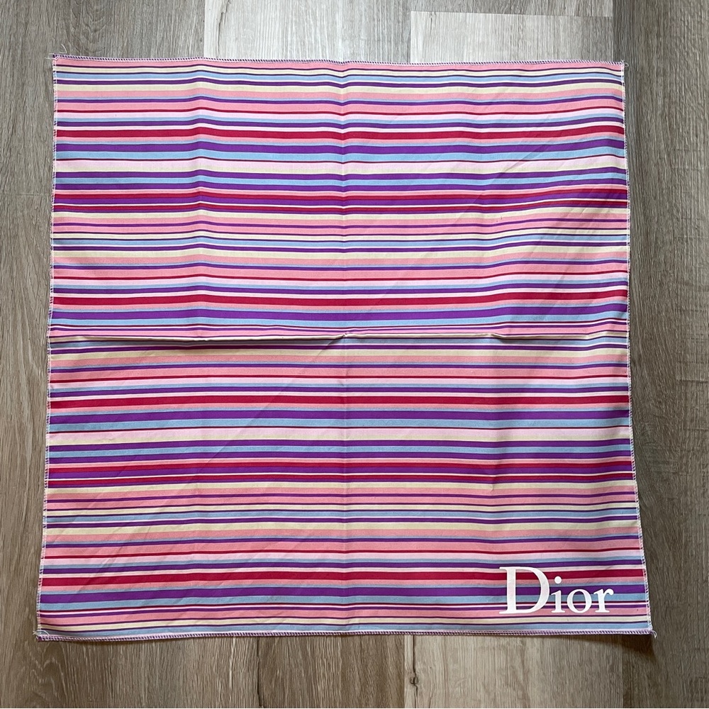 Dior Scarf - Picture 1 of 3